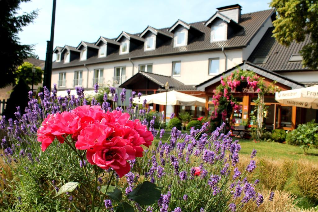 Hotel Und Restaurant Eurohof Duisburg Exteriör bild