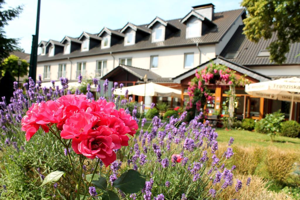 Hotel Und Restaurant Eurohof Duisburg Exteriör bild